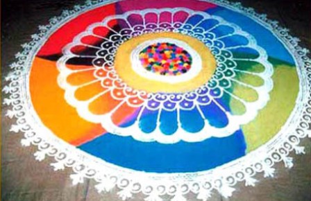 Šeimos Holi Rangoli dizainas