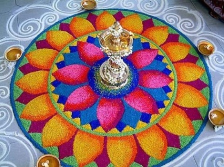 Madingas „Holi Rangoli“ dizainas