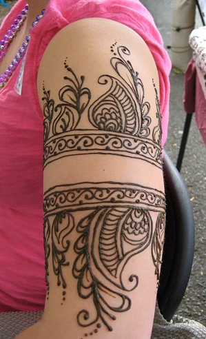 „Mango Leaves“ platus „Bajuband Mehndi“ dizainas