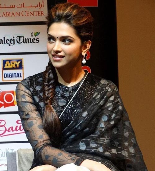 deepika šukuosena su saree