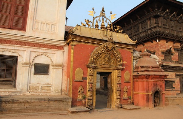 the-golden-gate_kathmandu-turist-yerler