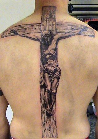 Jėzaus ir kryžiaus tatuiruotės dizainas