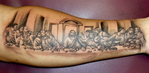 Paskutinės vakarienės krikščionių tatuiruotės dizainas