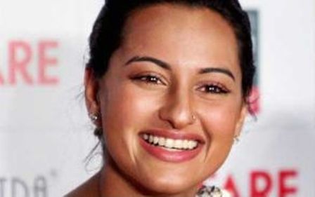 Makyajsız Sonakshi Sinha 6