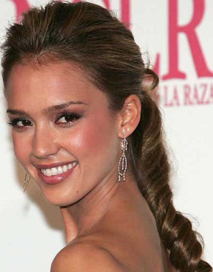 Jessica alba arklio uodega