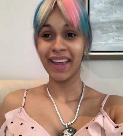 Makyajsız Cardi B 3