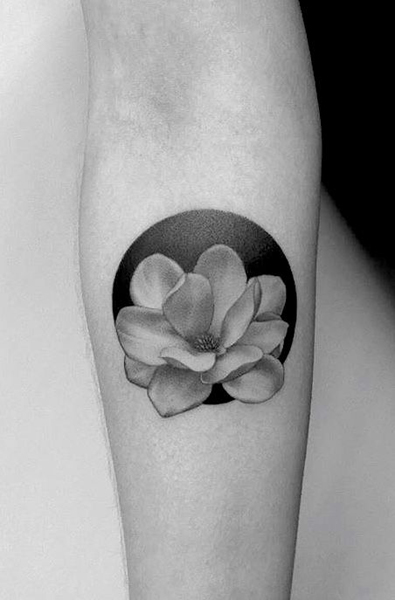 Maža paslaptinga Gardenia tatuiruotė