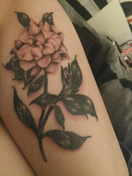 Ekscentriška Gardenia tatuiruotė