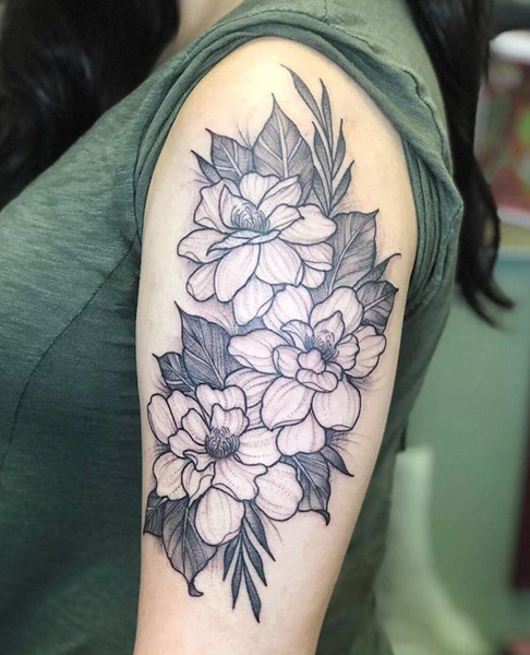 „Gardenia“ gėlių tatuiruotės dizaino krūva
