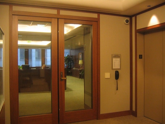 Biuro priešgaisrinių durų dizainas