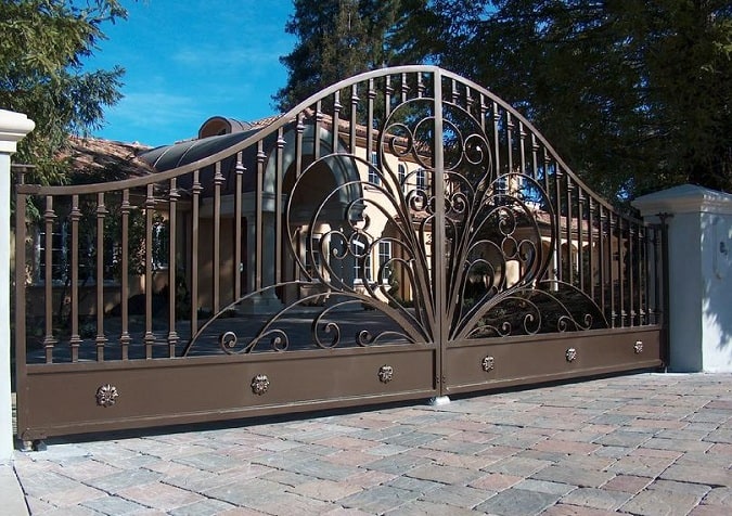 Dekoratyviniai geležiniai vartai