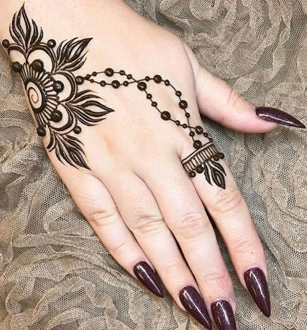 Paprasti žiediniai „Mehndi“ dizainai