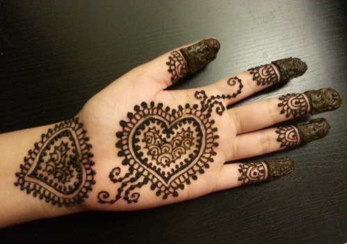 Kalp Şekli Tek Satır Mehndi Tasarım