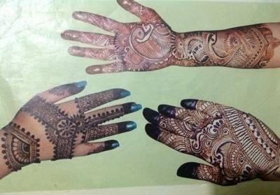 Ahmedabad'da Gelin Mehndi Sanatçısı