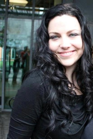 Amy Lee makyajsız8