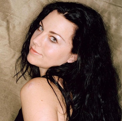 Amy Lee Makyajsız