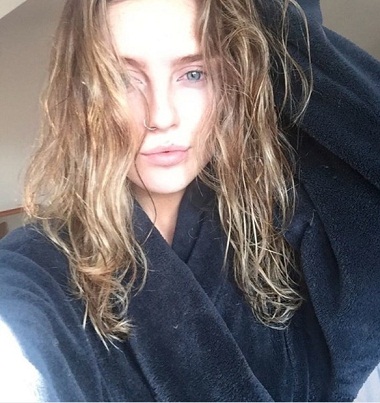 Perrie Edwards be makiažo5