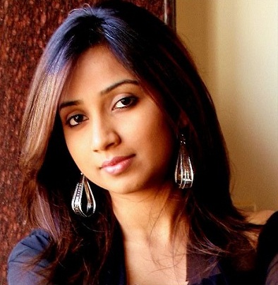 Atkūrimo dainininkė Shreya Ghoshal naujausia miela