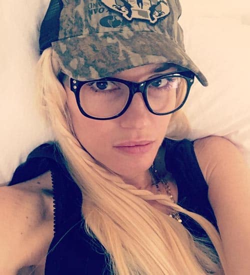 Gwen Stefan Makyajsız Selfie 10