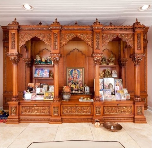 pooja ghar dizainas medinis