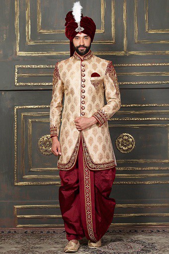 Damat için Dhoti Sherwani