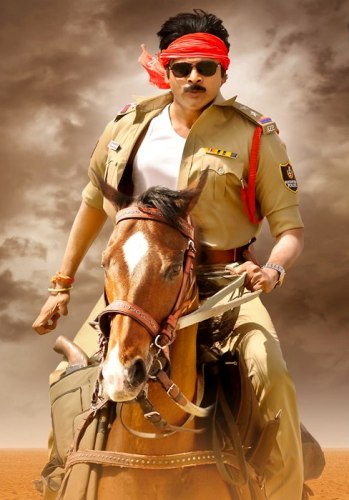 Pawan Kalyan su makiažu ir be jo 7