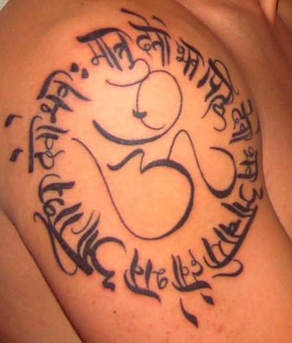 „Om Tattoo“ dizainas