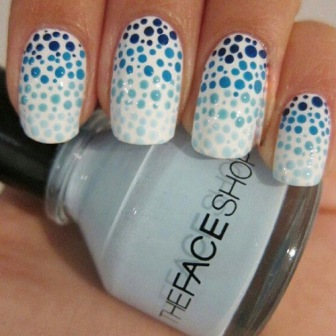 „Blue Ombre“ nagų dailė