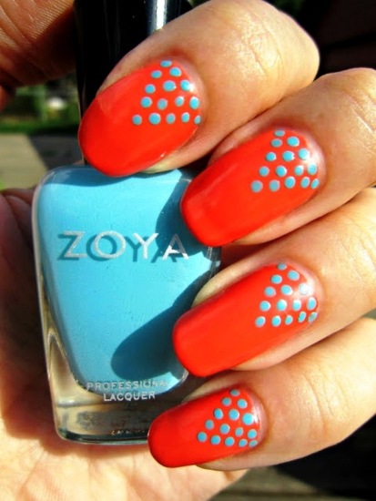 Paprastas „Polka Dot“ nagų dailės dizainas moterims