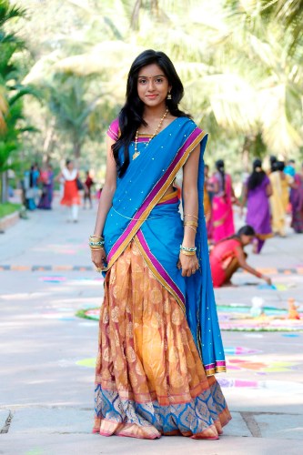 „Keerthi Blue“ dizaineris „Half Saree“