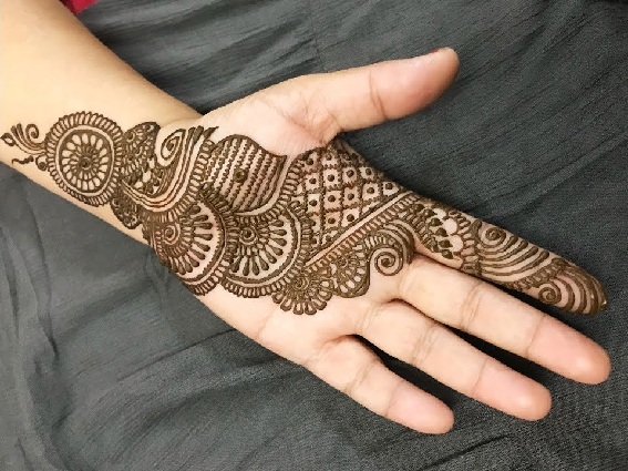 Paprastas arabiškas Mehndi dizainas