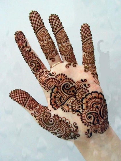 Gėlių arabiškas Mehndi dizainas