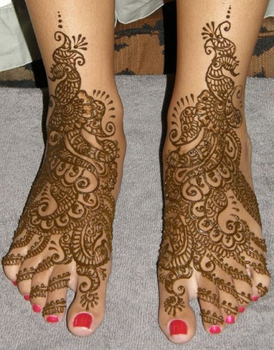 Arabų Mehandi dizainas ant kojų