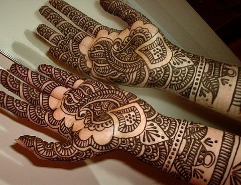 Palieka arabišką Mehndi dizainą