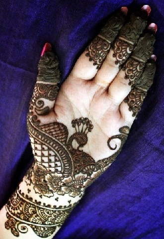 „Palm Peacock“ arabiškas „Mehendi“ dizainas