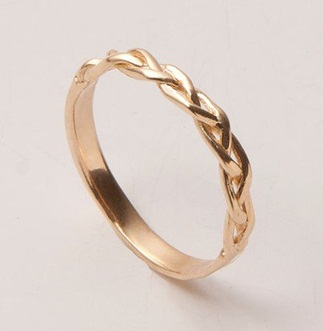 Moteriškas auksinis žiedas