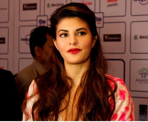 Jacqueline Fernandez garbanota šukuosena