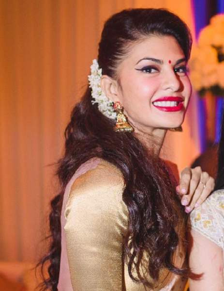 Jacqueline Fernandez naujas kirpimas