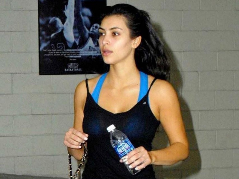 Kim Kardashian'ın Makyajsız Muhteşem Resimleri