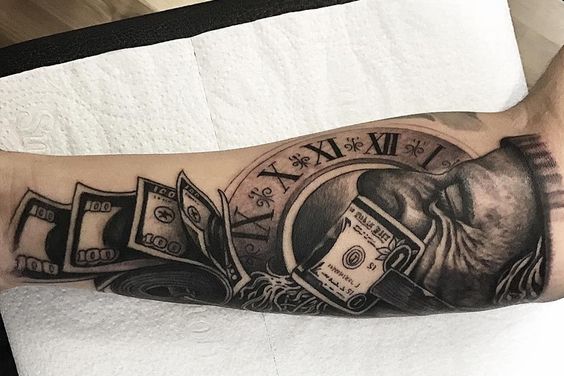 Gražus pinigų tatuiruotės dizainas 1