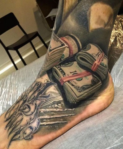 Gražus pinigų tatuiruotės dizainas 9