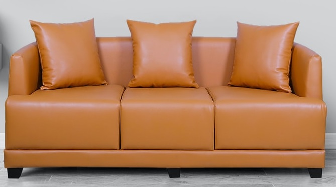 Oranžinė trijų vietų sofa