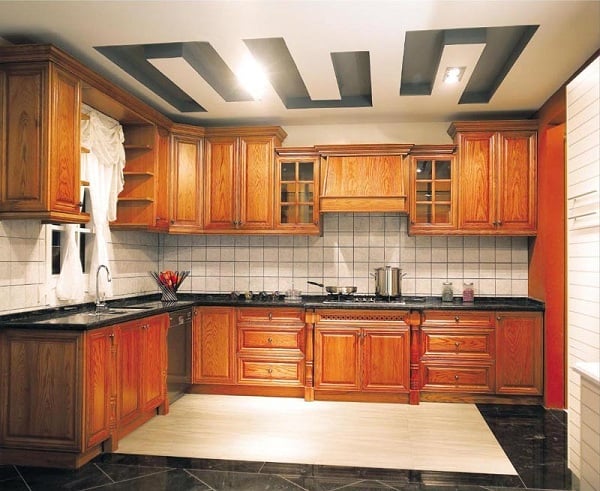 PVC lubų dizainas virtuvei