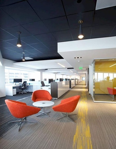 Įmonės biuro lubų dizainas