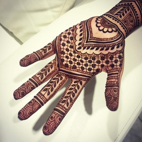 Indijos stiliaus Mehendi dizainas