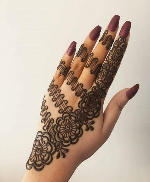 Basit ve Kolay Mehndi Tasarımları