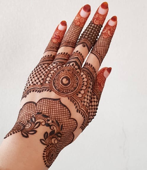 Güzel Mehndi Tasarımı