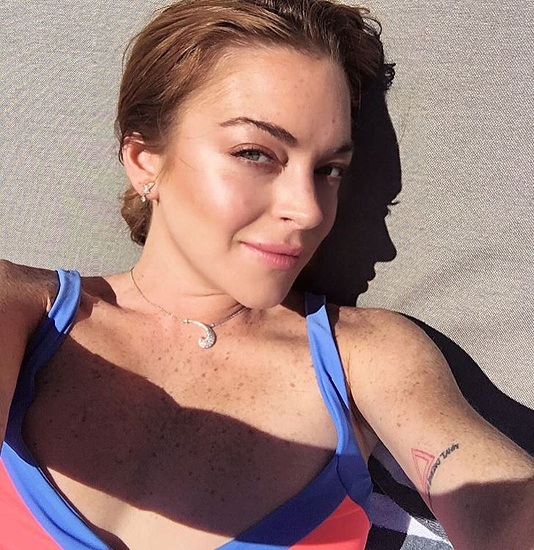 Lindsay Lohan be makiažo 4
