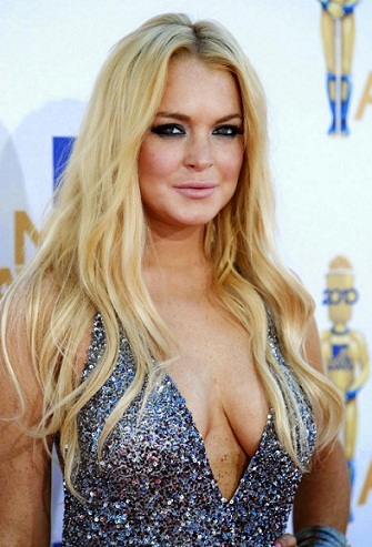 Lindsay Lohan be makiažo 9