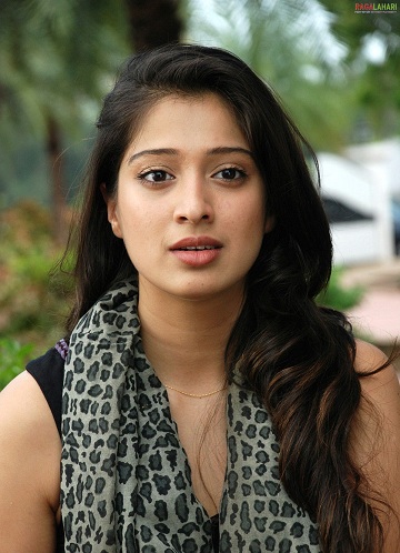 Makyajsız Lakshmi Rai 3